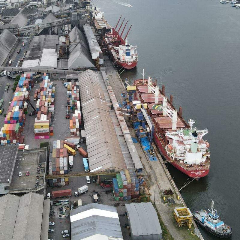 Operações no Porto de Santos: revisão do marco legal do setor portuário vem sendo debatida pela Câmara dos Deputados desde 2025