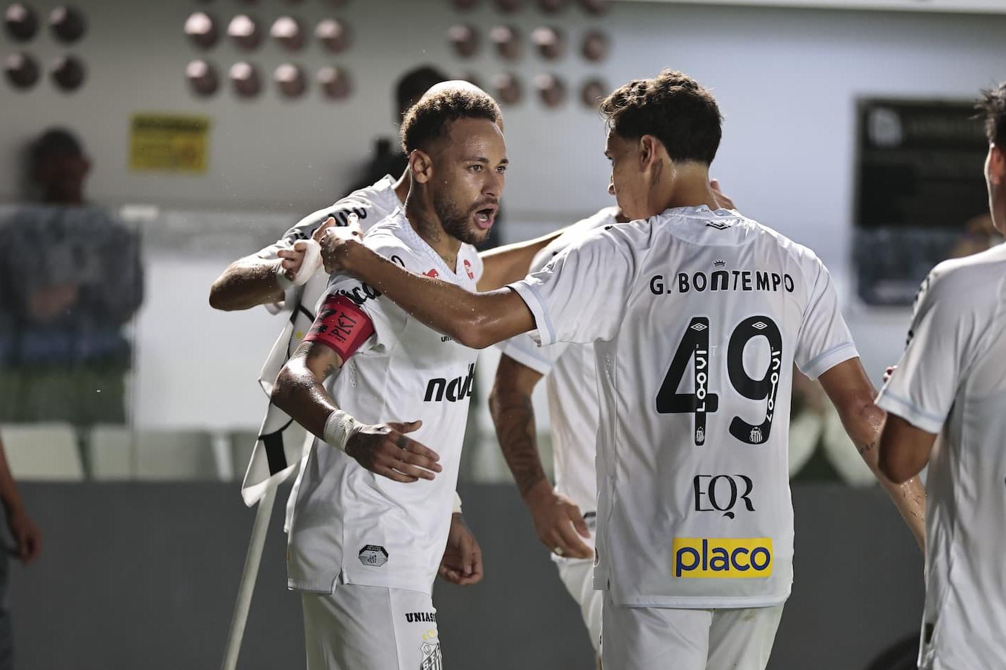 Vitória sobre o Vasco foi fundamental para o Santos estancar a crise e respirar no Brasileirão