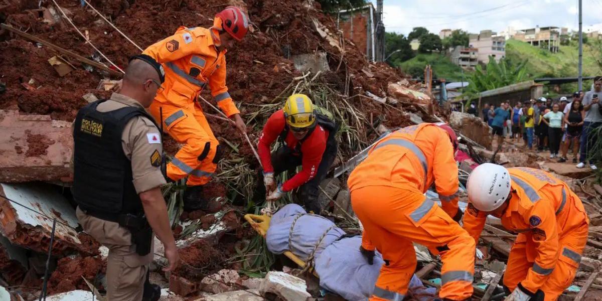 Chuvas fortes deixam 64 mortos em Juiz de Fora e Ubá