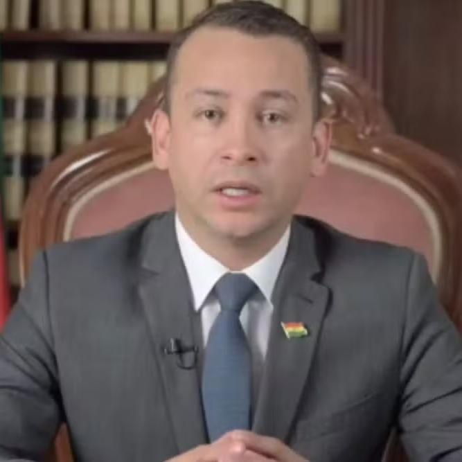 Romer Saucedo Goméz, presidente do Tribunal Supremo de Justiça (TSJ) da Bolívia, foi vítima de assalto em Guarujá