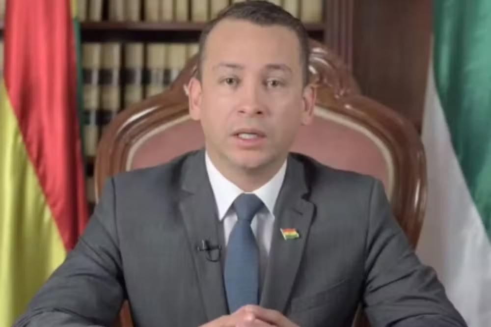 Romer Saucedo Goméz, presidente do Tribunal Supremo de Justiça (TSJ) da Bolívia, foi vítima de assalto em Guarujá