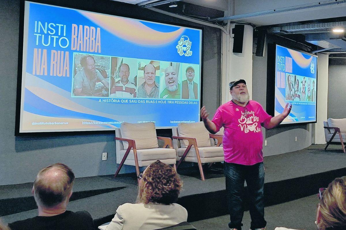 Resgatado dessa condição há 12 anos, Barba comanda a instituição que fundou, o Instituto Barba na Rua