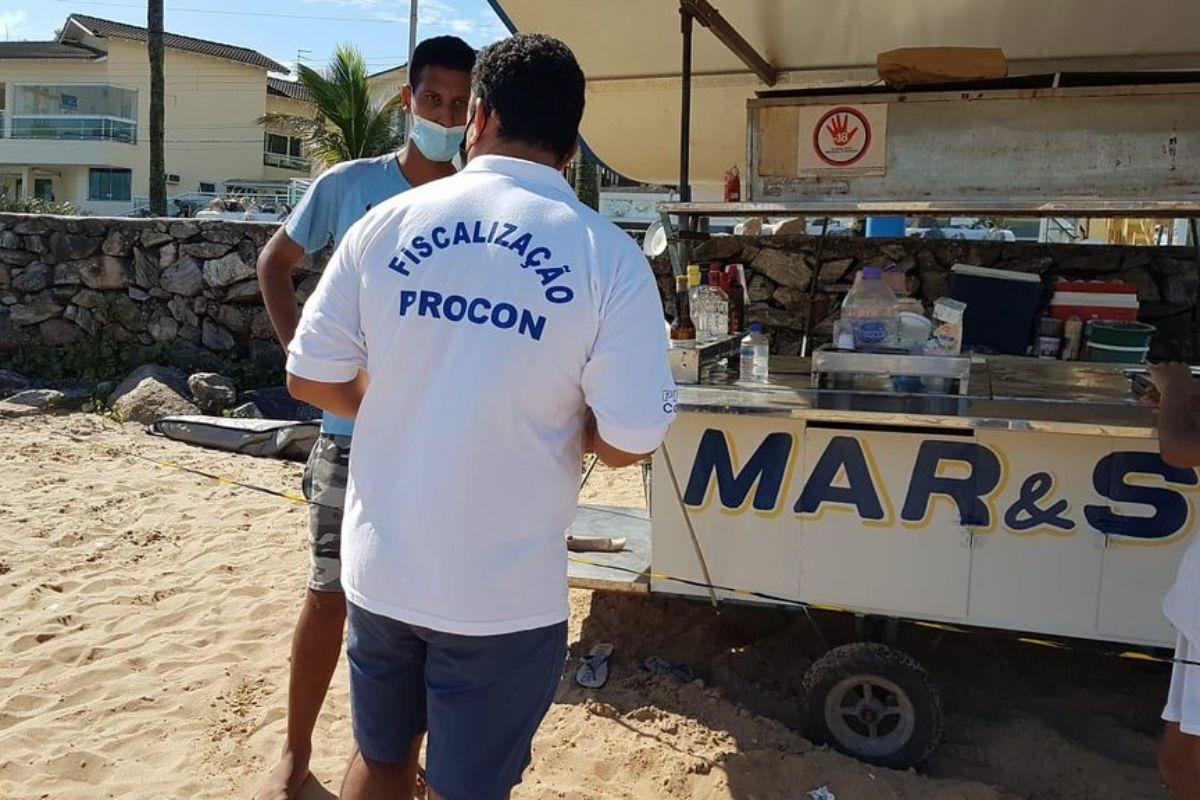 Operação Verão do Procon local teve visitas a 400 estabelecimentos