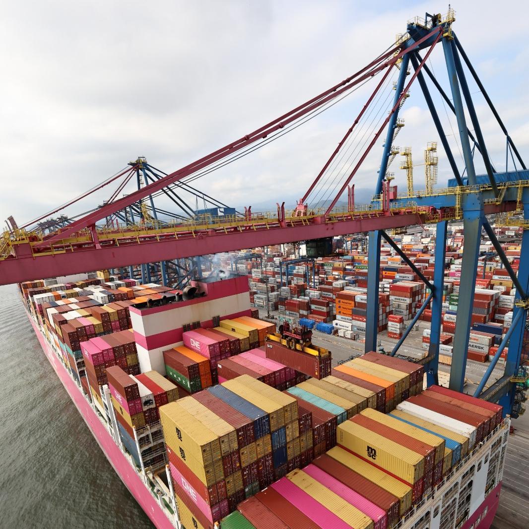 Segundo a Santos Brasil, serão usadas 11 embarcações com capacidade para 6 mil TEU na nova linha