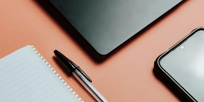 Rebobinando o tempo com caneta Bic