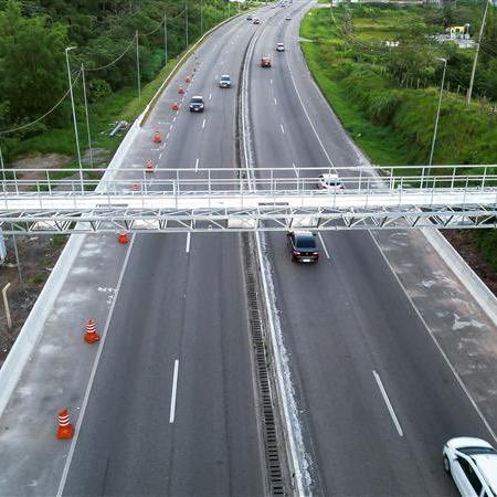 O novo sistema de pagamento automático de pedágio, chamado Free Flow, já está em funcionamento na rodovia Rio-Santos (BR-101)