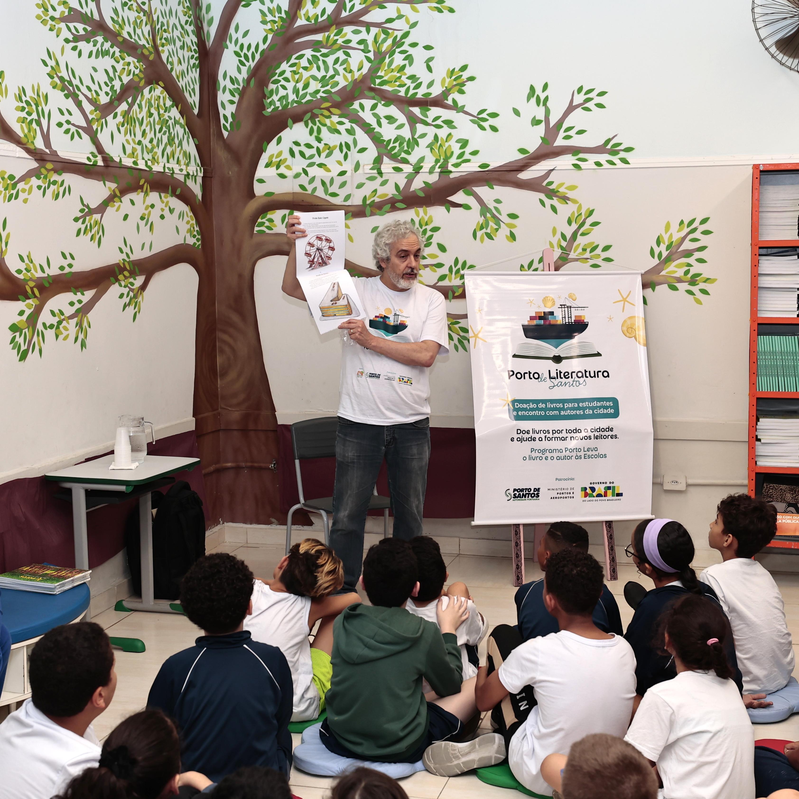 Projeto Porto dos Livros, na UME Demóstenes de Britto: bate-papo com escritores integra o currículo