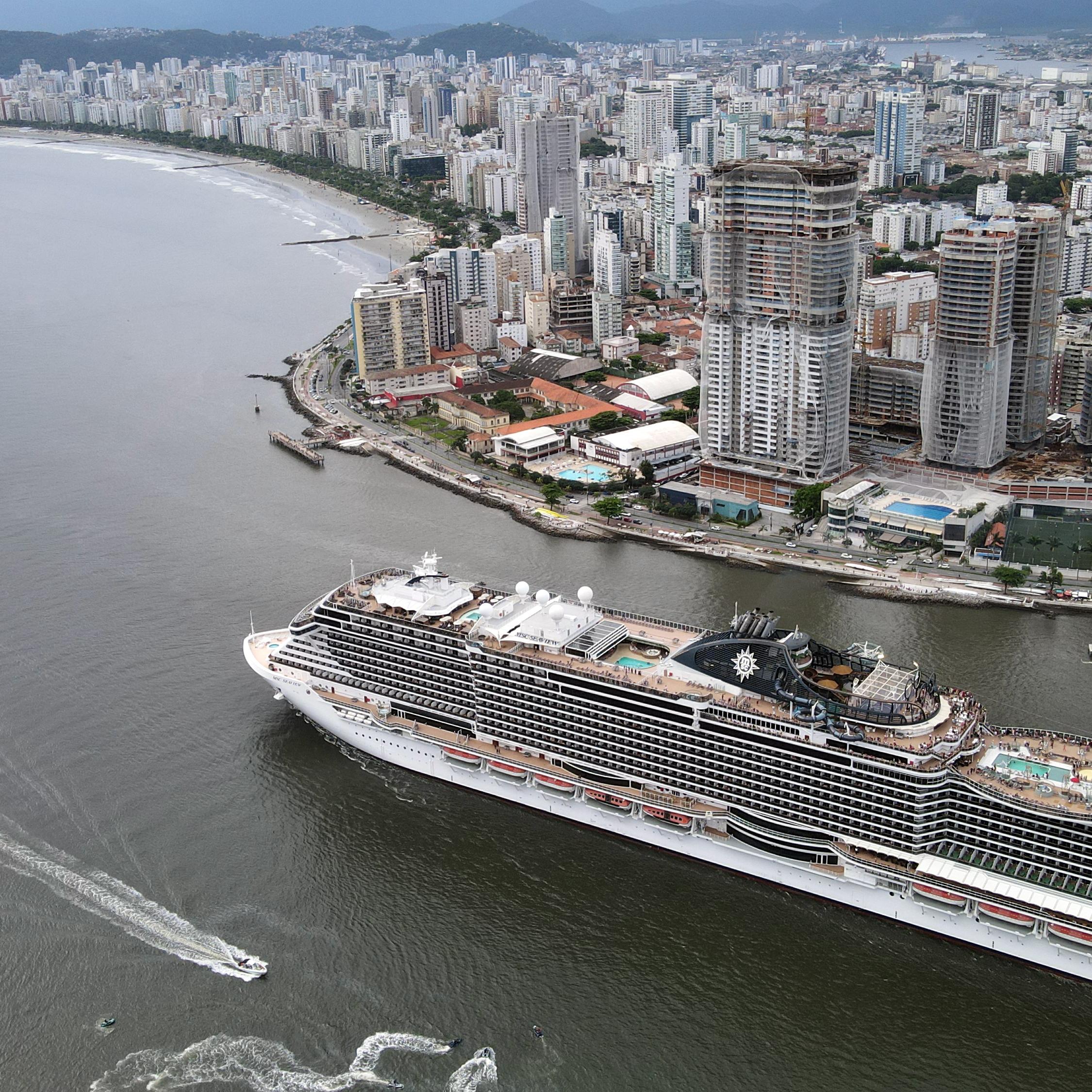 MSC Seaview, que encerrou ontem a programação de fevereiro, é um dos sete navios que farão escalas em março; desde o início da temporada, terminal recebeu 369.896 pessoas