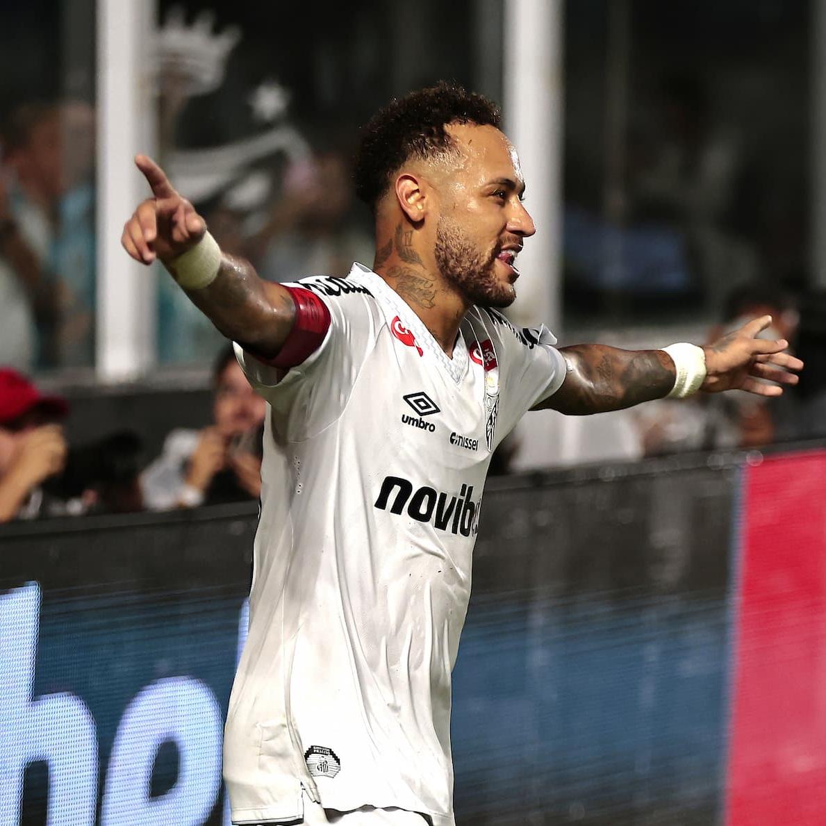 A atuação decisiva contra o Vasco rendeu elogios e pedidos para que Neymar volte à seleção
