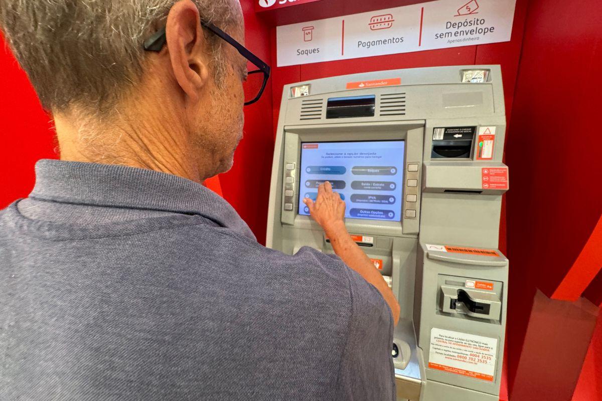 O 13º salário de quem recebe pelo INSS é calculado da mesma forma que o pago aos demais trabalhadores