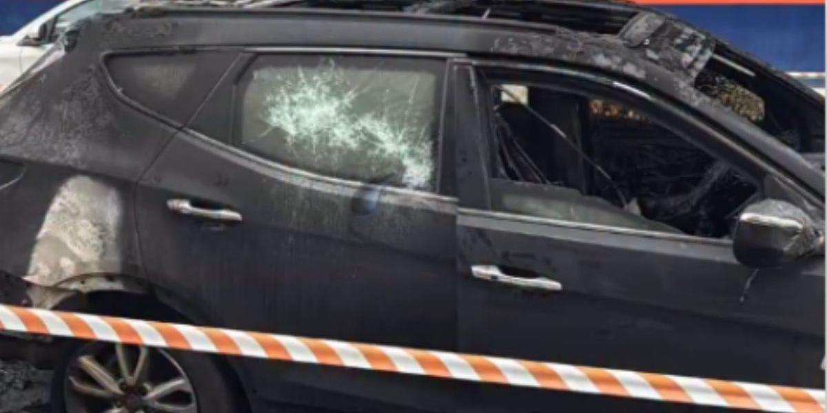 Veículo foi atingido por  diversas cápsulas de arma de fogo