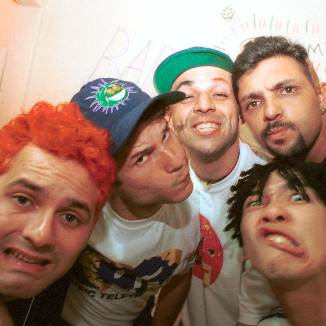 Do lançamento do único álbum ao trágico fim foram apenas nove meses intensos: a conquista do Brasil