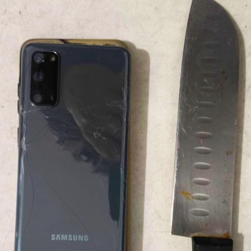 Celular roubado das vítimas e a faca utilizada no crime estavam com o suspeito, que foi preso em flagrante