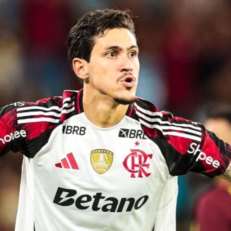 Flamengo esquece 'crise', atropela Madureira e vai à 7ª final seguida do Carioca