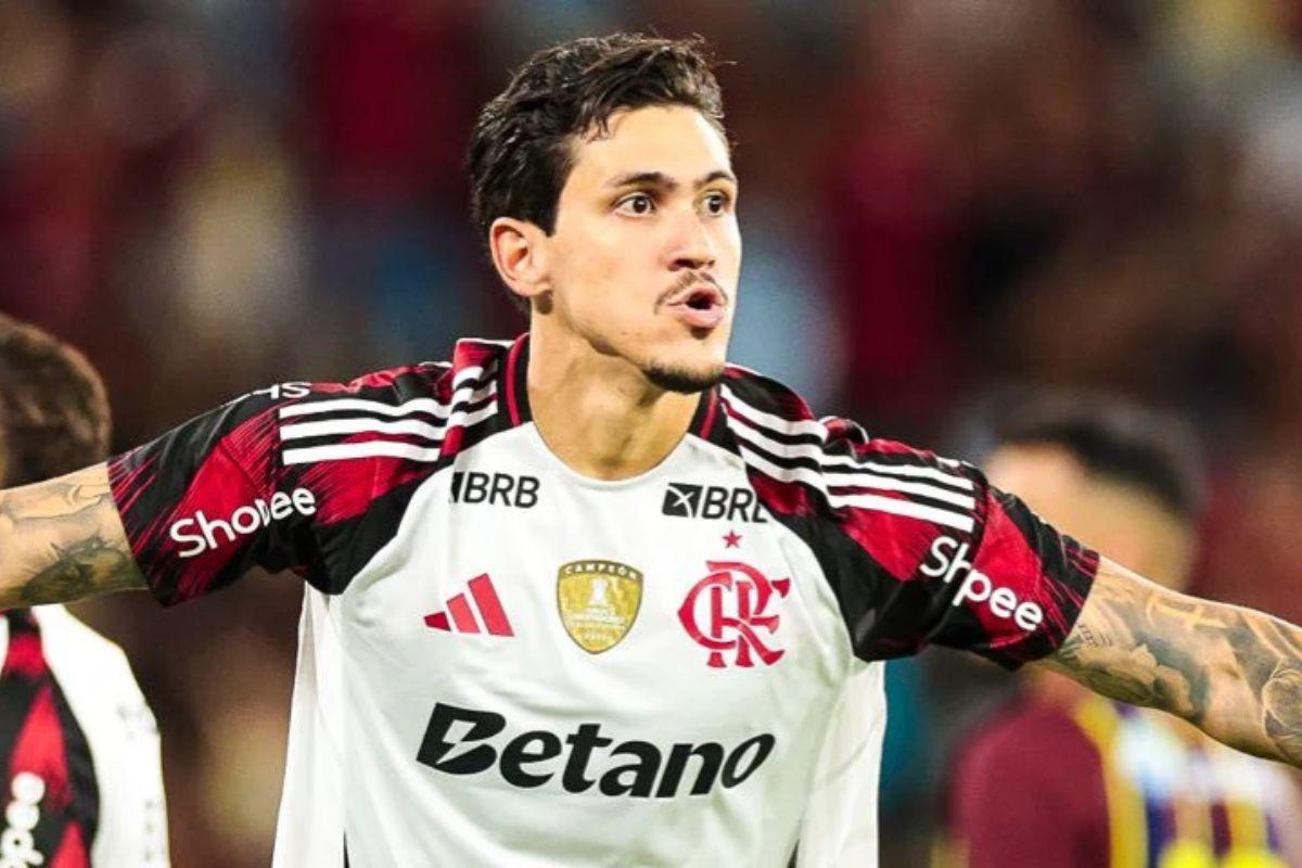 Flamengo esquece 'crise', atropela Madureira e vai à 7ª final seguida do Carioca