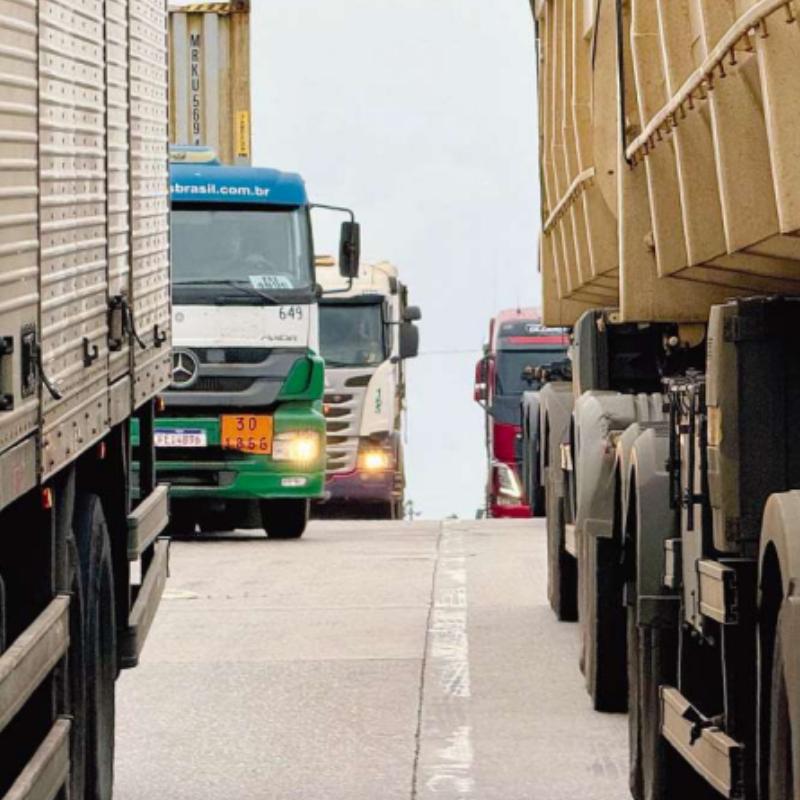 The dynamics of truck traffic are fundamental to the operation of the Port of Santos