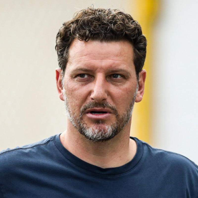 Elano foi apresentado nesta terça-feira (3) no CT Rei Pelé