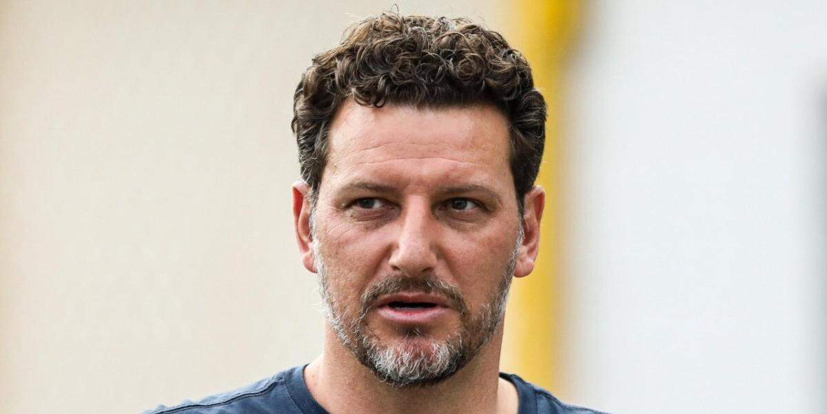 Elano foi apresentado nesta terça-feira (3) no CT Rei Pelé