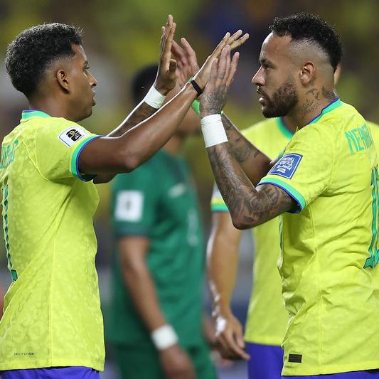 Rodrygo e Neymar em jogo da seleção, em Belém do Pará, em setembro de 2023