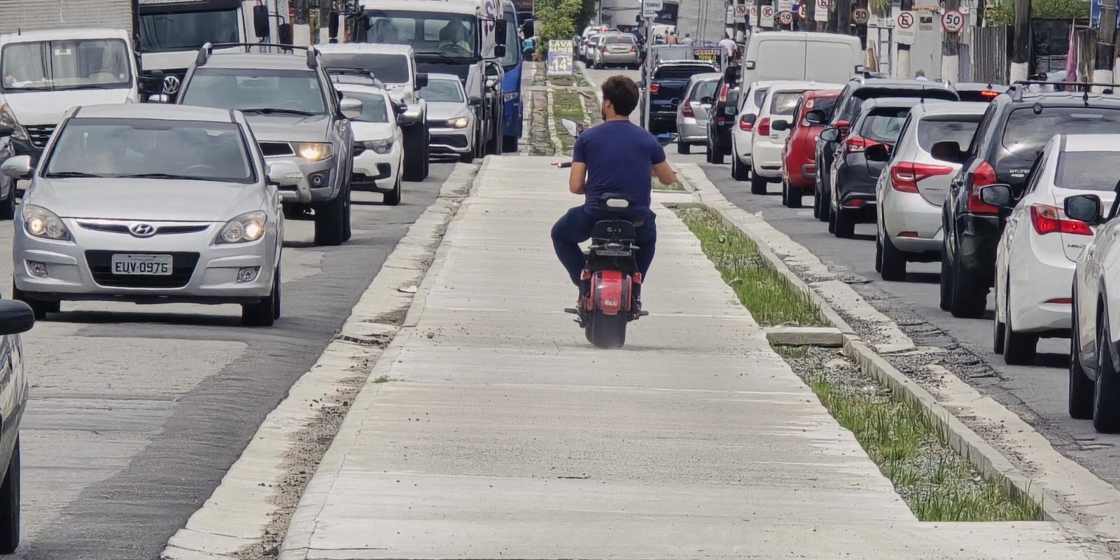 O trecho da ciclovia fica entre a Avenida Gino Fabris e a Rua Nelson Horácio Conceição