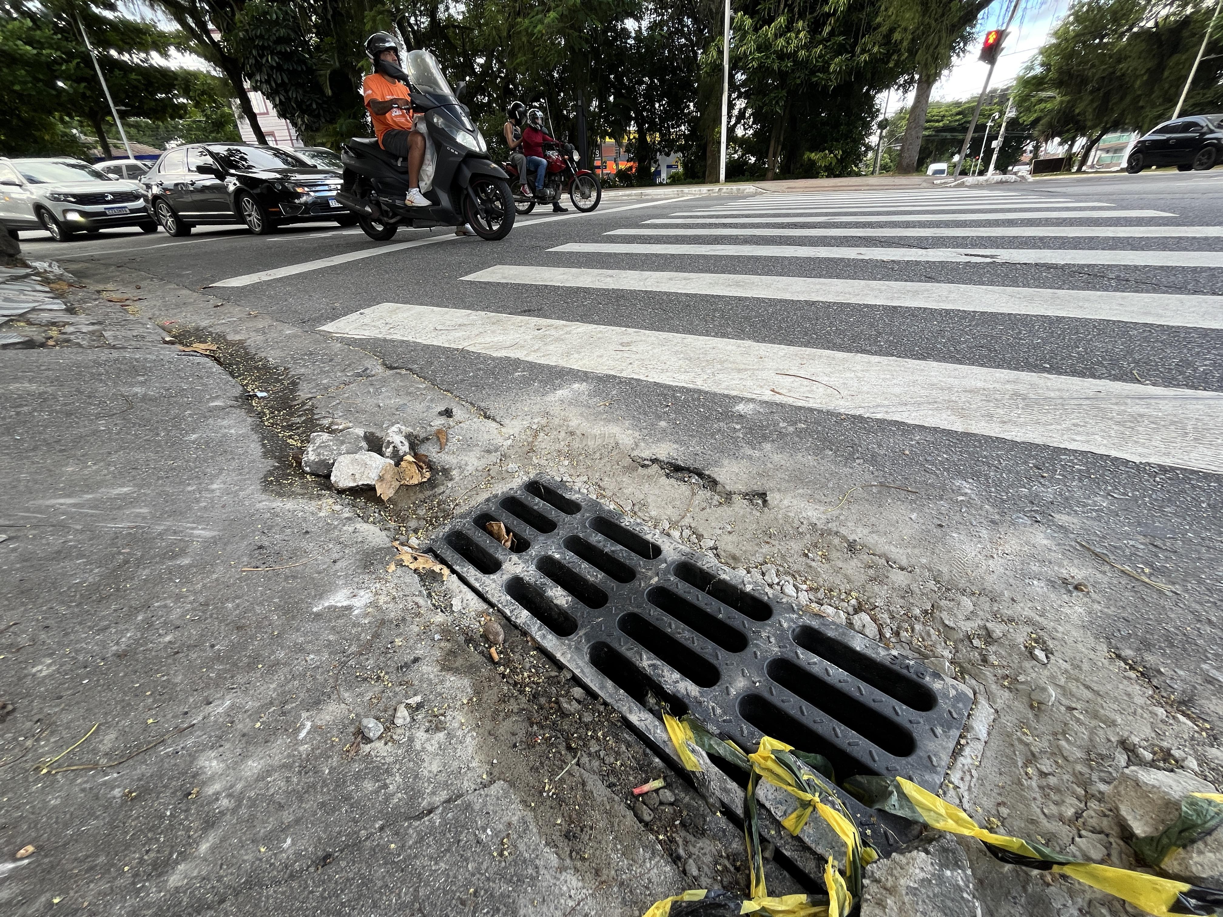 Grelhas ecológicas são do tipo boca de leão e feitas de plástico reciclado; haverá 20 delas neste semestre