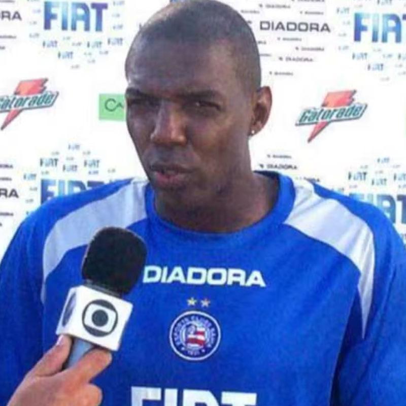 Ex-atacante revelado pelo Bahia, Reinaldo Aleluia morre aos 53 anos