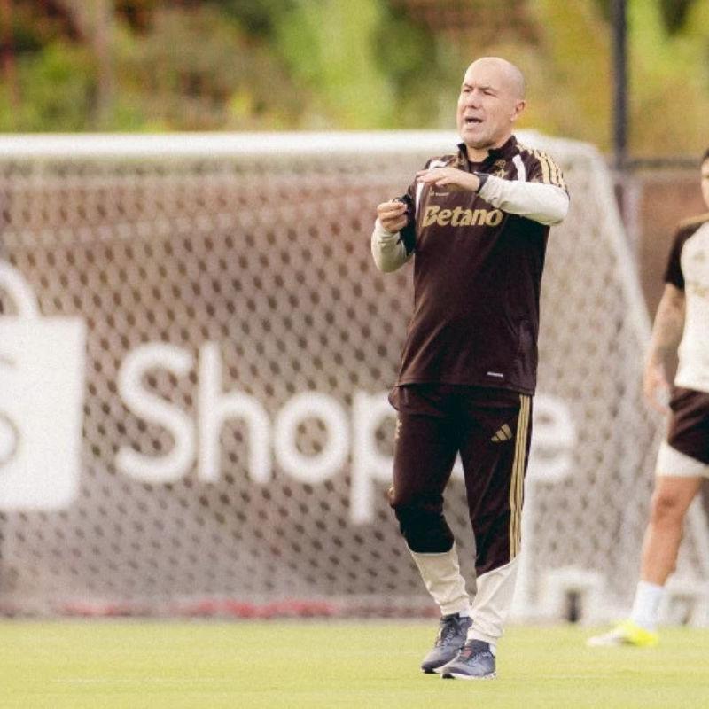 Leonardo Jardim descarta radicalizar no Flamengo: 'Manter DNA e inserir meu estilo aos poucos'