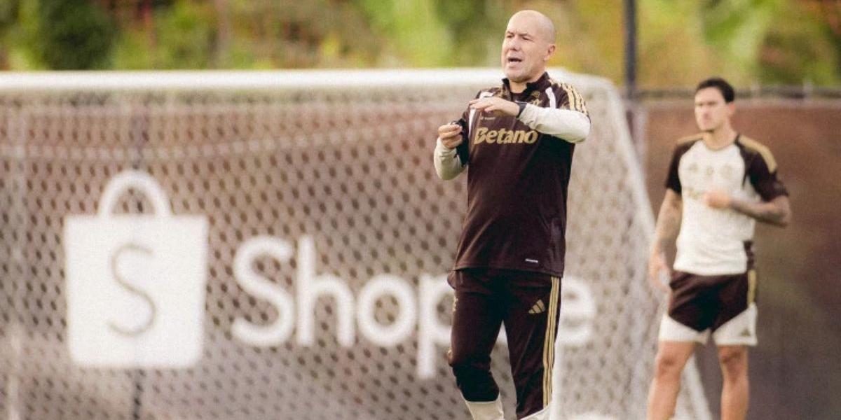 Leonardo Jardim descarta radicalizar no Flamengo: 'Manter DNA e inserir meu estilo aos poucos'