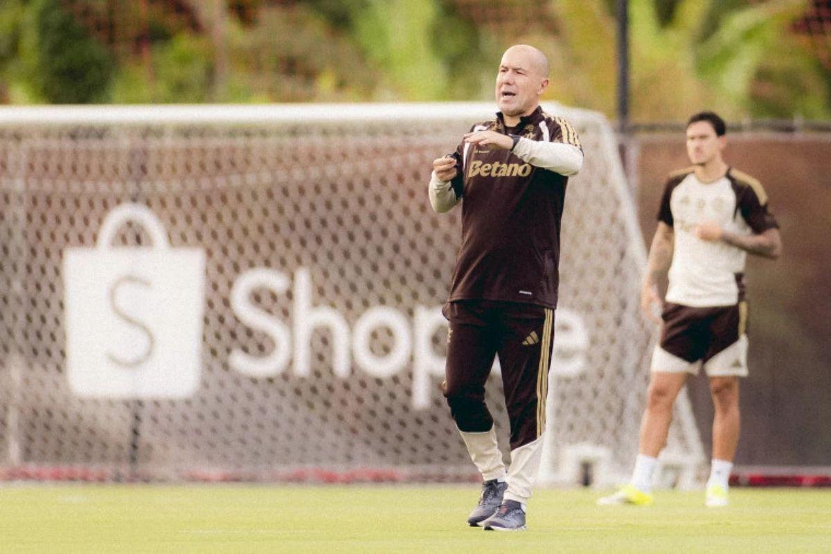 Leonardo Jardim descarta radicalizar no Flamengo: 'Manter DNA e inserir meu estilo aos poucos'