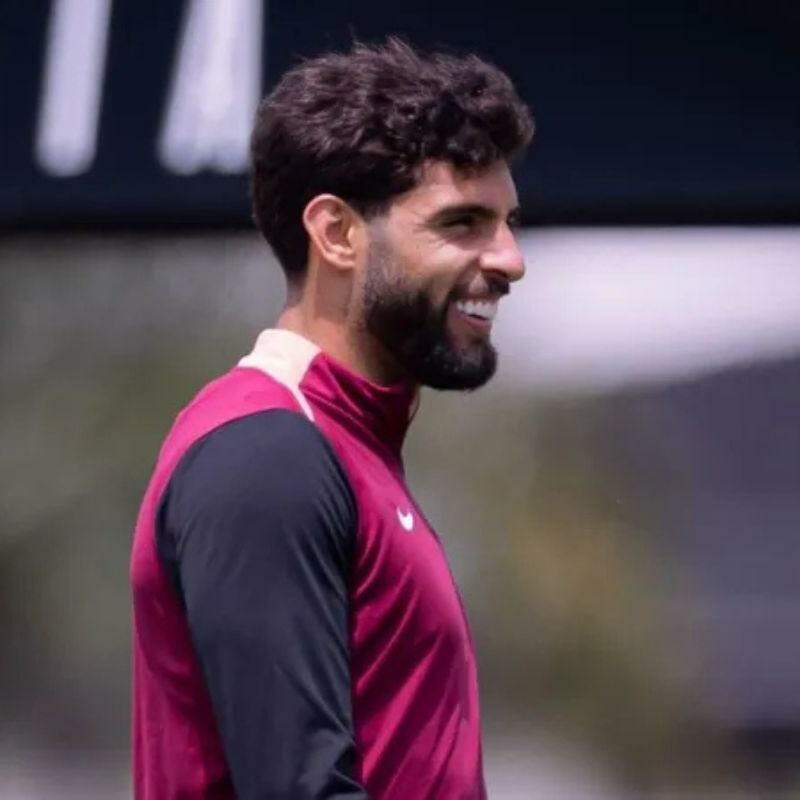 Yuri Alberto treina com bola no Corinthians, faz gols e pode antecipar retorno em um mês