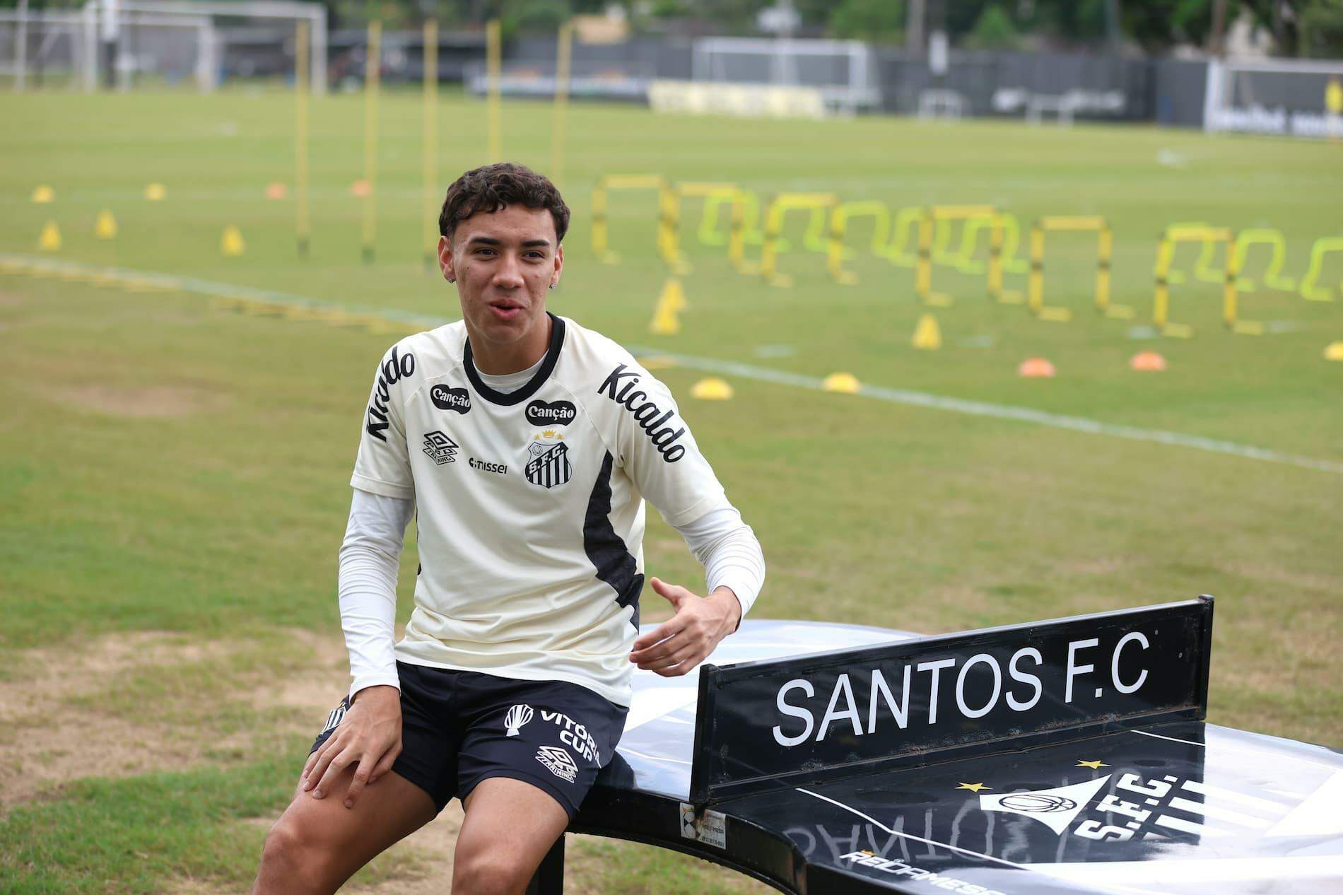 Gabriel Bontempo chegou ao Santos aos 11 anos com um sonho que se tornou realidade
