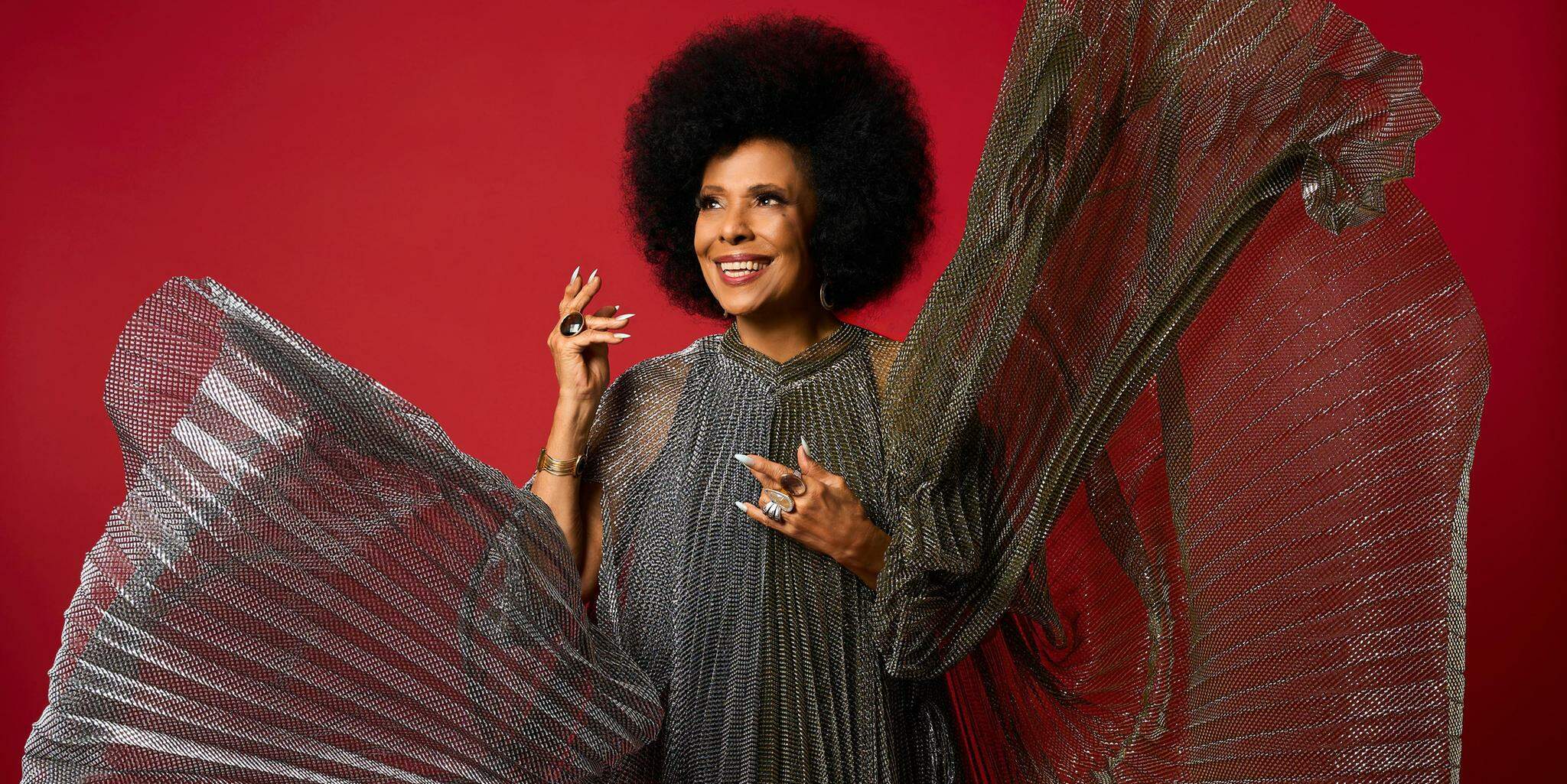 Eliana Pittman é uma das convidadas do show Do Sambalanço ao Pagode 90, no Sesc de Santos