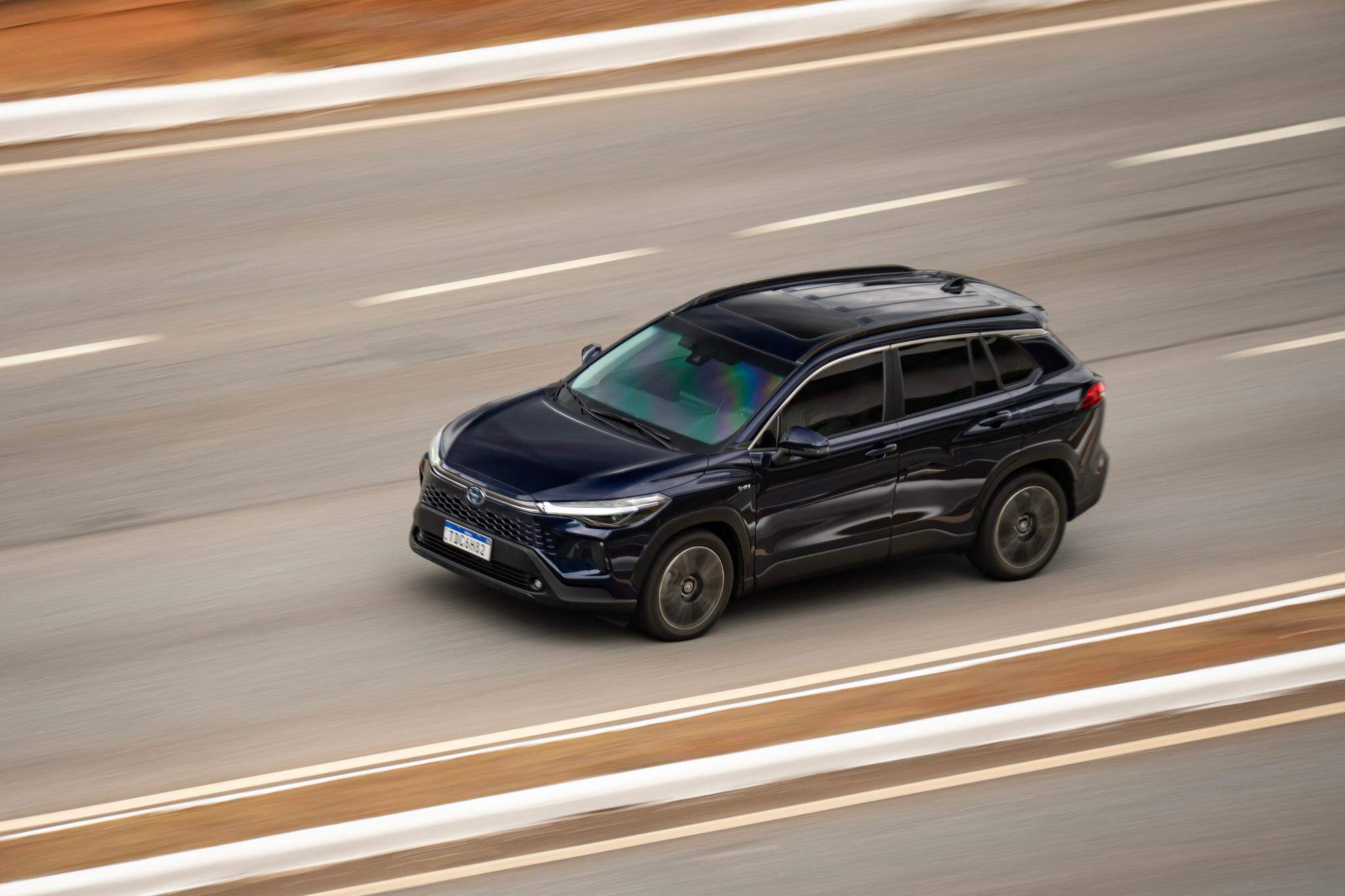 Carros Toyota Corolla, semelhantes ao da foto, têm blindagem nível III-A, resistente a disparos de pistola