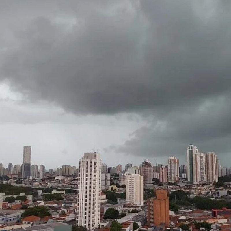  Inmet tem alertas laranja e amarelo para chuvas em SP e outros Estados do Brasil