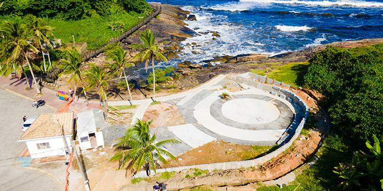 Os dois pontos serão ligados por uma escadaria que saíra da Praça da Gruta em direção ao alto do Morro do Paranambuco, em frente as caixas d’águas da Sabesp, onde será construído um mirante