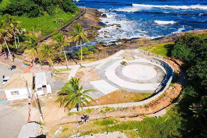 Os dois pontos serão ligados por uma escadaria que saíra da Praça da Gruta em direção ao alto do Morro do Paranambuco, em frente as caixas d’águas da Sabesp, onde será construído um mirante