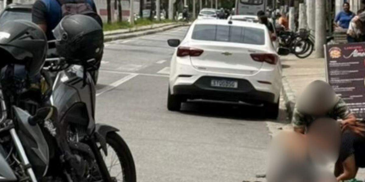 Homem é atropelado e é socorrido com ferimentos na perna por bombeiros na Vila Áurea, no Guarujá