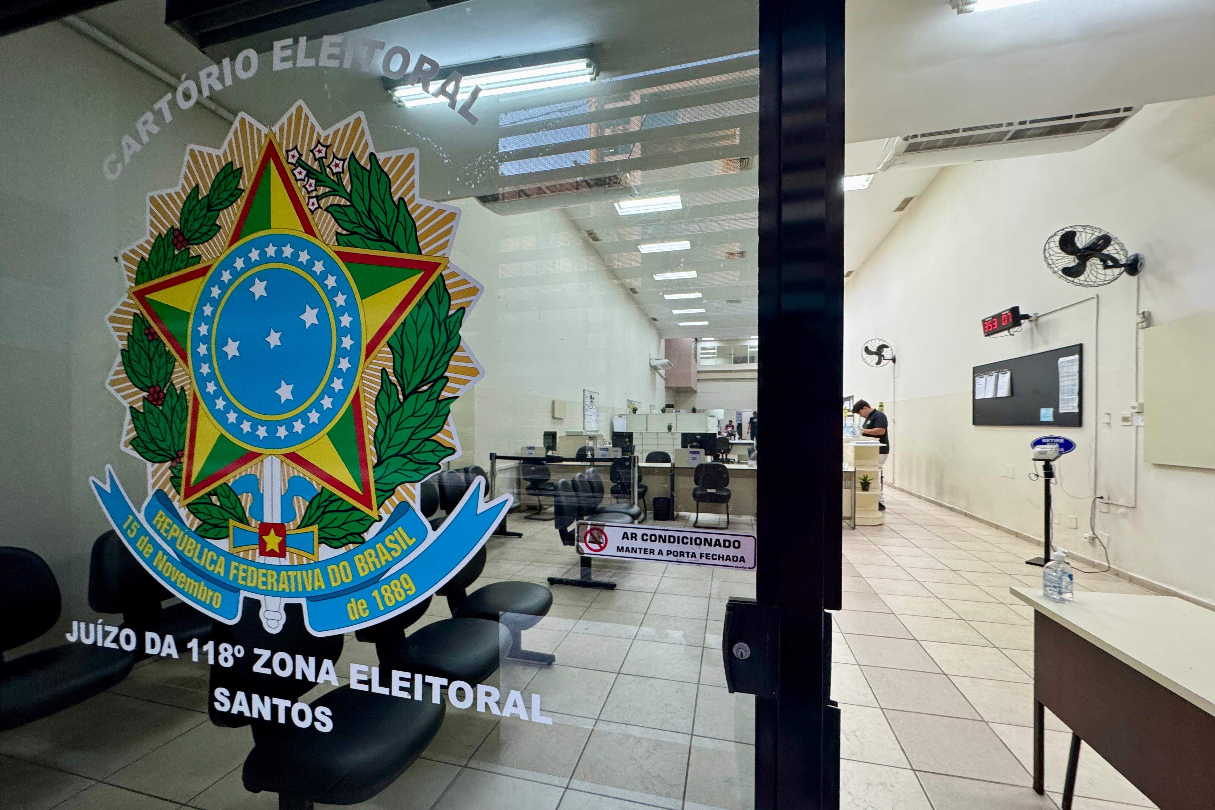 Mesmo quem não quer troca deve consultar seção na Justiça Eleitoral