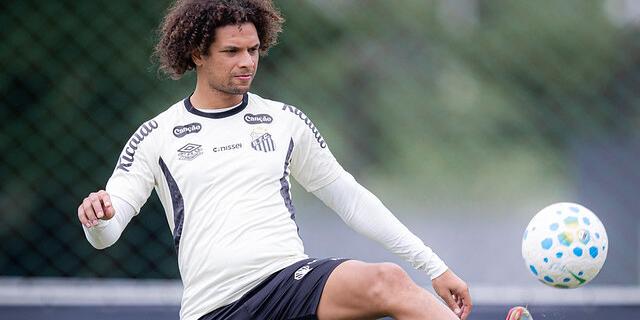 O volante Willian Arão é presença certa no meio-campo do Peixe na partida contra o Mirassol