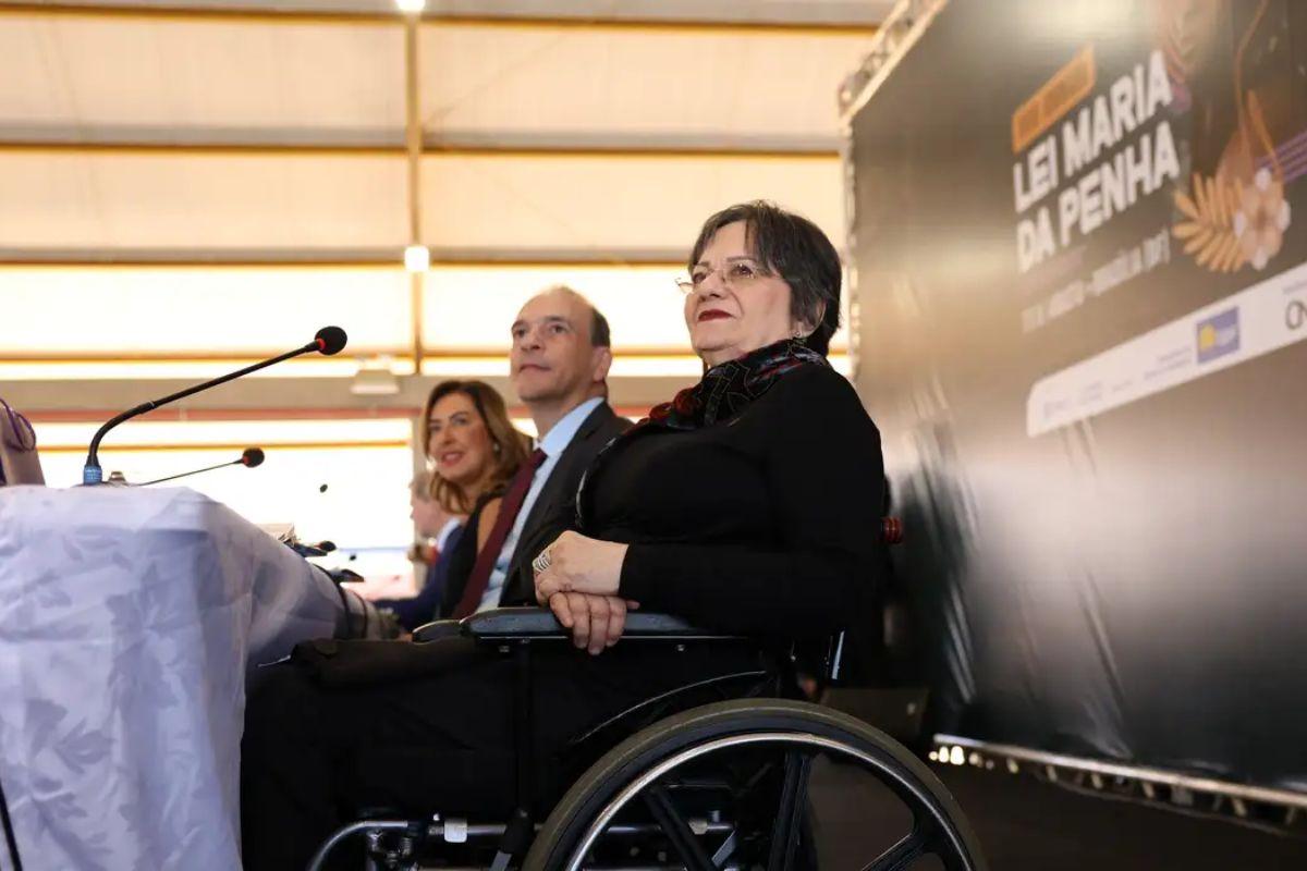 Ex-marido de Maria da Penha e mais 3 viram réus por campanha de ódio contra a ativista