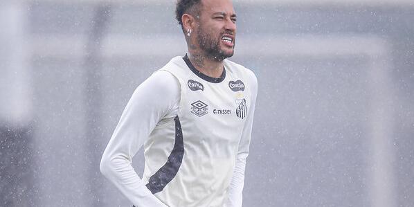 Poupado do jogo contra o Mirassol, Neymar treinou nesta terça no CT Rei Pelé