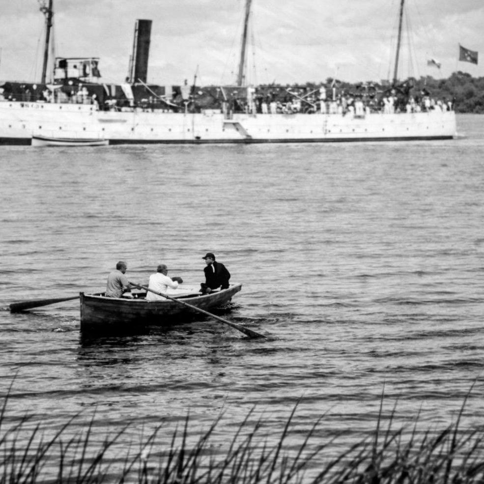 O Porto Grande, como era conhecido, manteve sua relevância até que o canal acabou assoreado após a abertura do Valo Grande