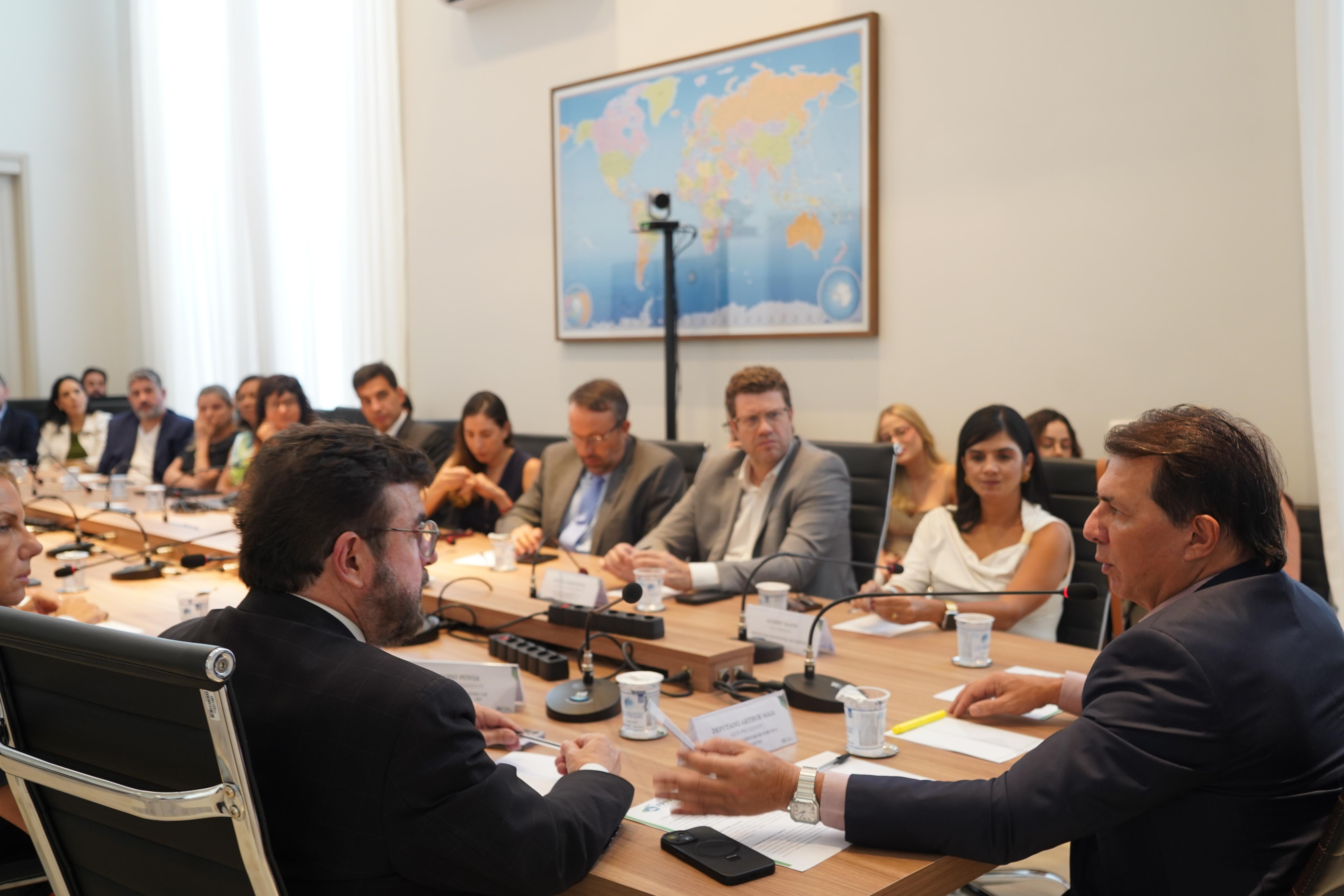 Reunião do deputado Arthur Maia com empresários do setor portuário foi realizada ontem em Brasília