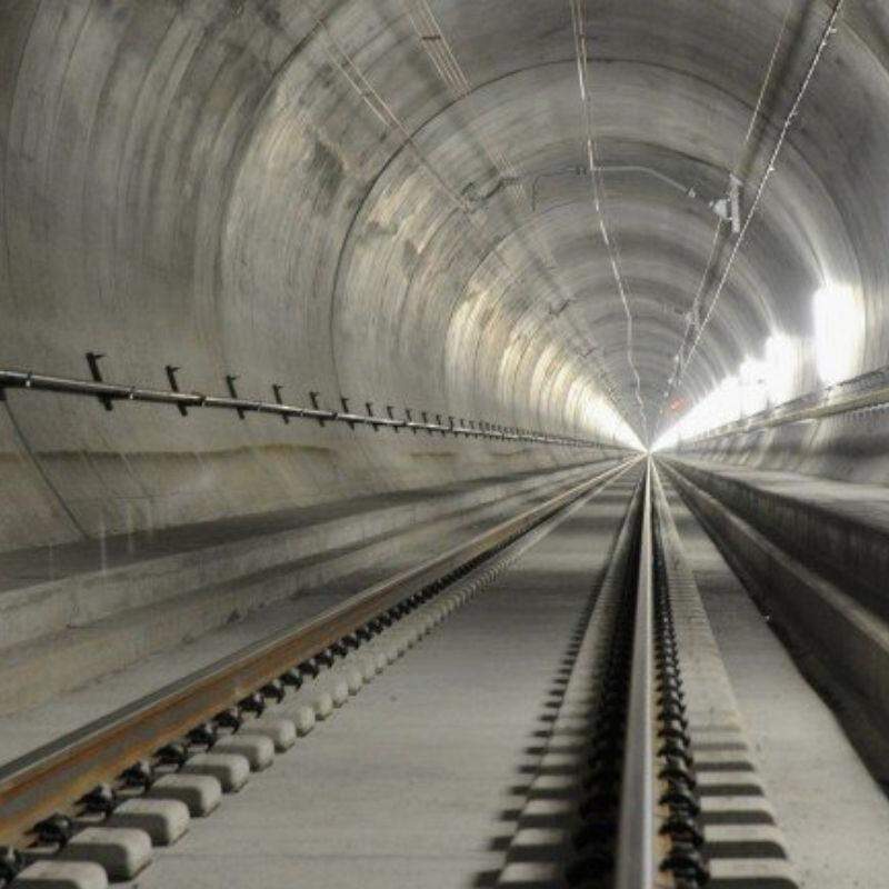 Túnel tem impressionantes 57 quilômetros de extensão e até 2.300 metros de profundidade