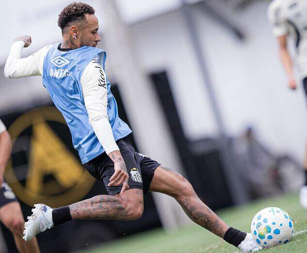 A expectativa é que Neymar esteja à disposição para atuar os 90 minutos do clássico