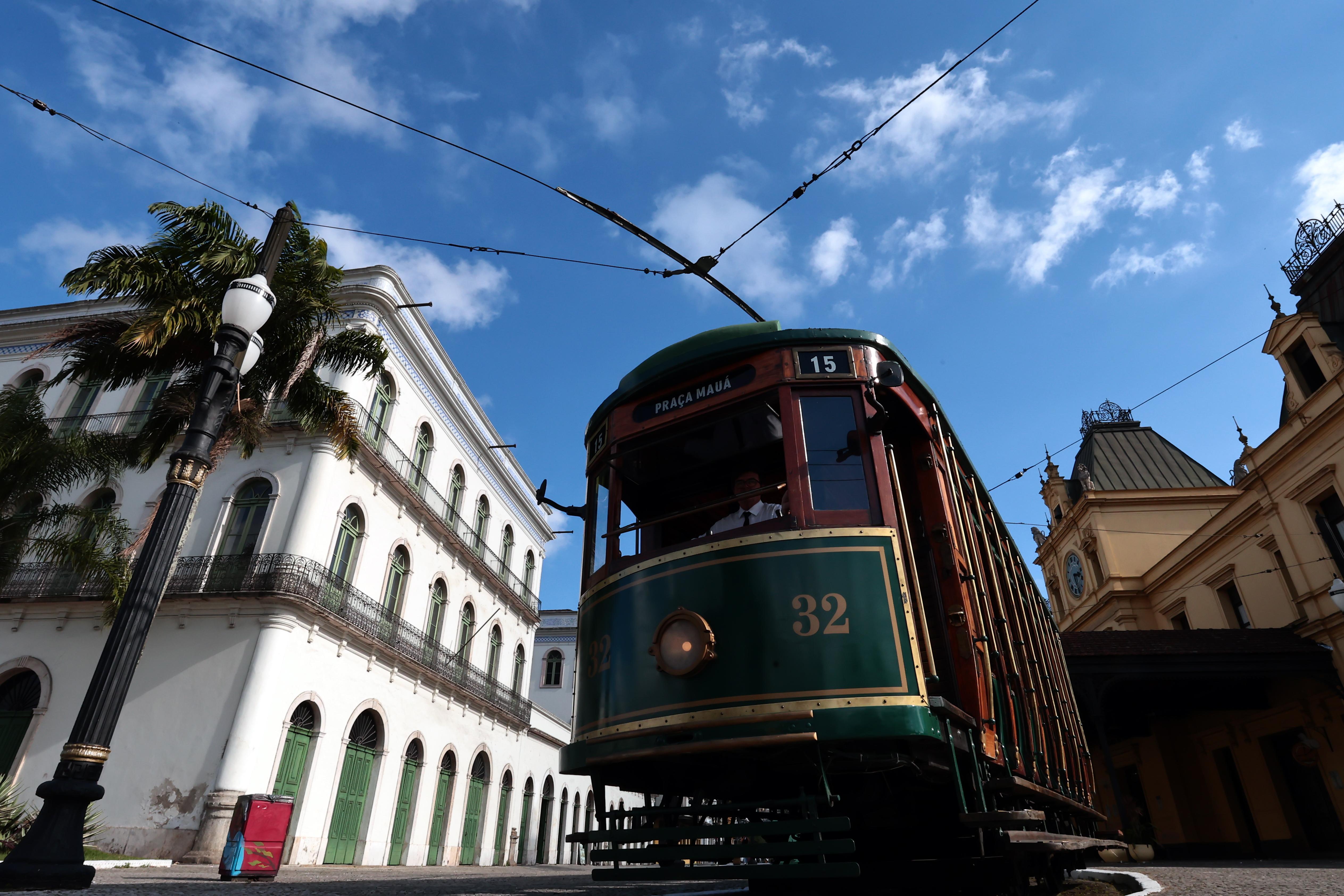 Enfrentamento à violência e defesa pessoal serão outros temas em debate durante viagens na linha turística santista, no período da tarde