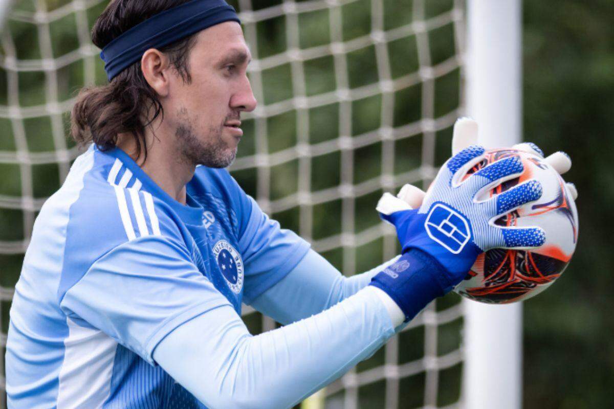 Goleiro Cássio sofre grave lesão no joelho, fará cirurgia e pode ficar fora do Cruzeiro até 2027