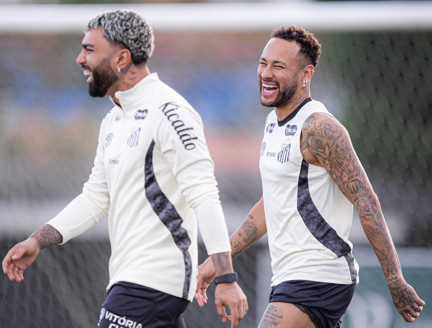 Gabigol e Neymar voltarão a jogar juntos no clássico deste domingo contra o Corinthians