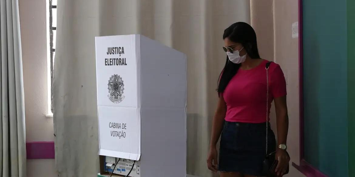 Em números absolutos, mulheres representam 772.003 votantes na região. Em Santos, são 56% do total