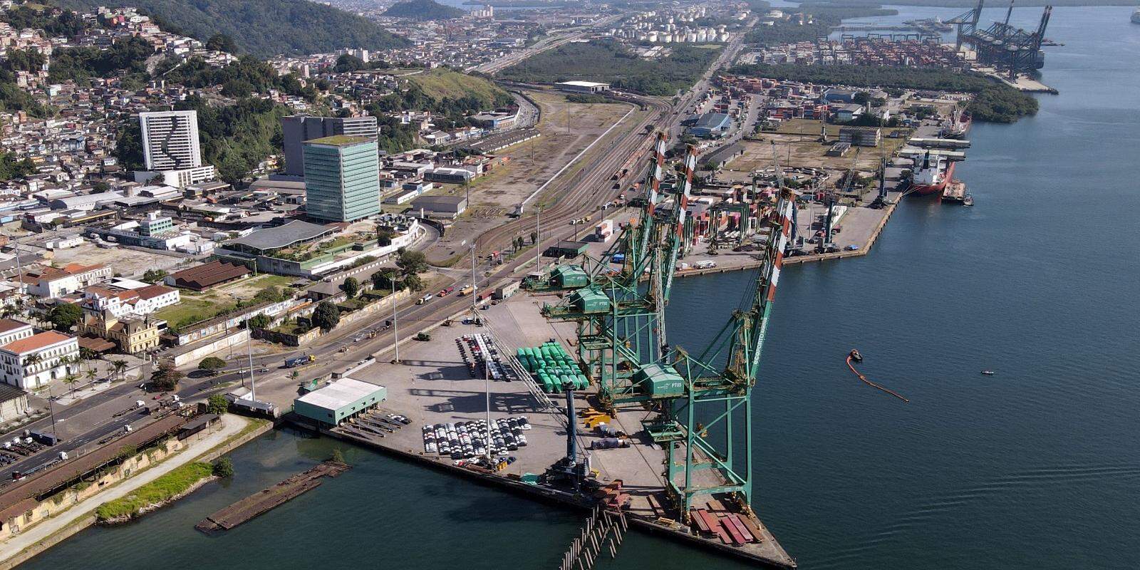 O novo condomínio de caminhões em Santos ficará na Avenida Augusto Barata, entre os bairros Alemoa e Saboó, em frente à Brasil Terminal Portuário (BTP) e ao futuro Terminal de Contêineres (Tecon) Santos 10